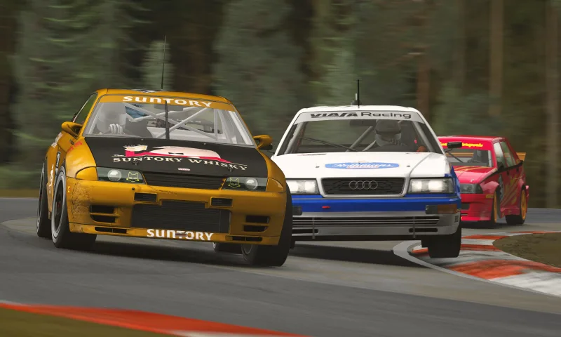 Flashor v. Akira during the first half of the race. Potatohedron trailing behind.